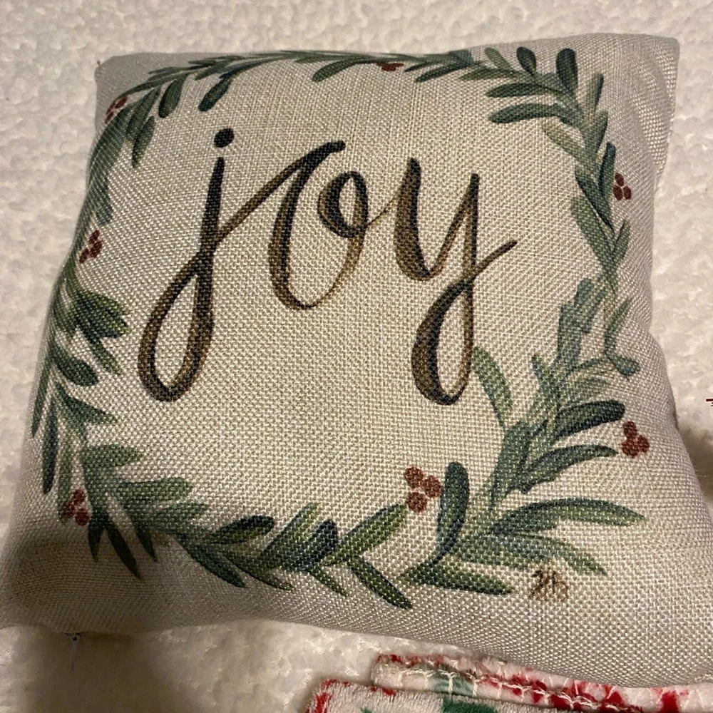 Festive Holiday Blanket with Joyful Print